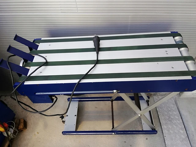 Roller conveyor 87cm x 33 x 90cm h adjustable height / # G 6F1 6514