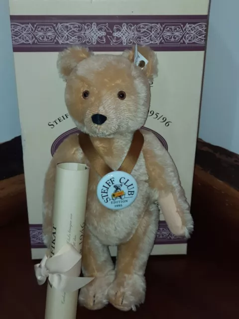 1995/96 Steiff Club Edition Bear w/Original Box #420054