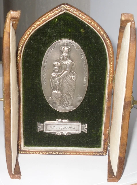 Sculpture Décorative En Bois Faite à La Main | Photo Gratuite