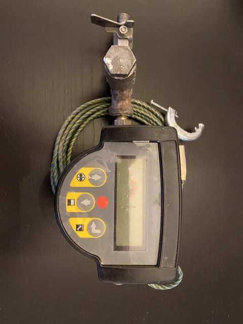 Graco 239719 G3000 Gear Meter with sensor and accessories