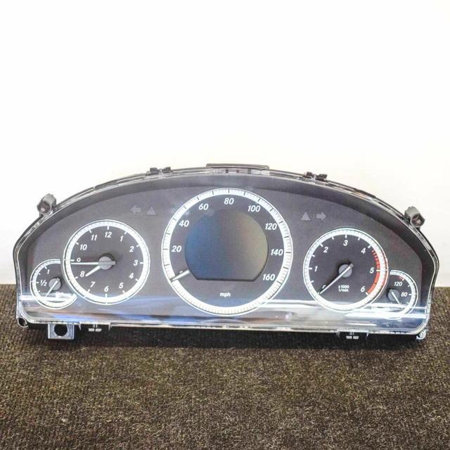 MERCEDESBENZ W212 INSTRUMENT Cluster A2049024202 2011 2.1 D 150 Kw Mph