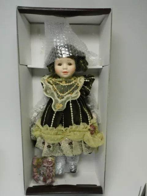 "Ophelie" Christine Et Cecile/ Mundia Reve De Porcelaine Collectible Doll.