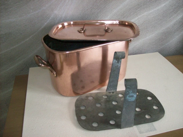 CUIVRE,objet ancien,art populaire,outil,cuisine,restaurant,étamage