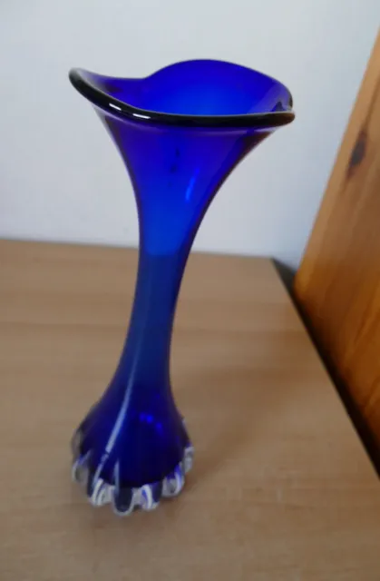 schwere massive Glas Vase Blau 70er Jahre Vintage