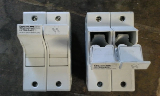 Lot of 4 FERRAZ SHAWMUT A213440  ULTRASAFE 600V 30A FUSE HOLDER US3J2