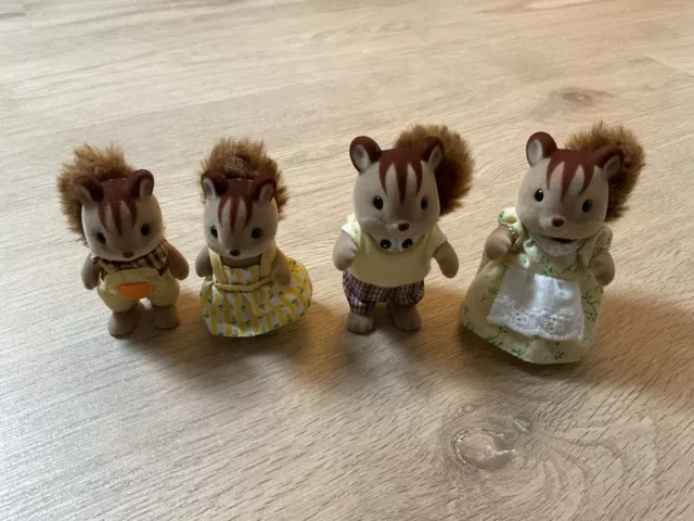 Sylvanian Families Walnuss Eichhörnchen Familie Knacks