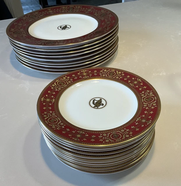 RARE BURGUNDY WEDGEWOOD Astbury Bone China Plates.9 Plates 27cm & 12