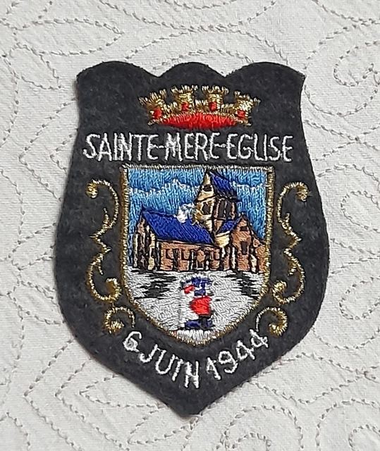 Bannière Hollandaise Ancienne Sainte Anne Velours Bordeaux Brodé 52x44cm