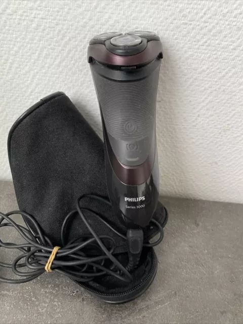 rasoir Electrique Homme philips serie 3000 avec chargeur et housse fonctionne