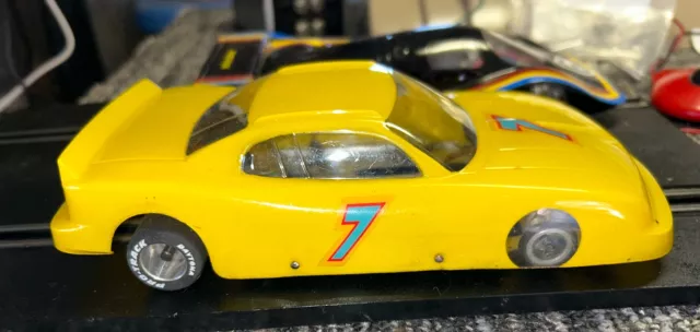 Running 1/24 Scale Yellow #7 Slot Car