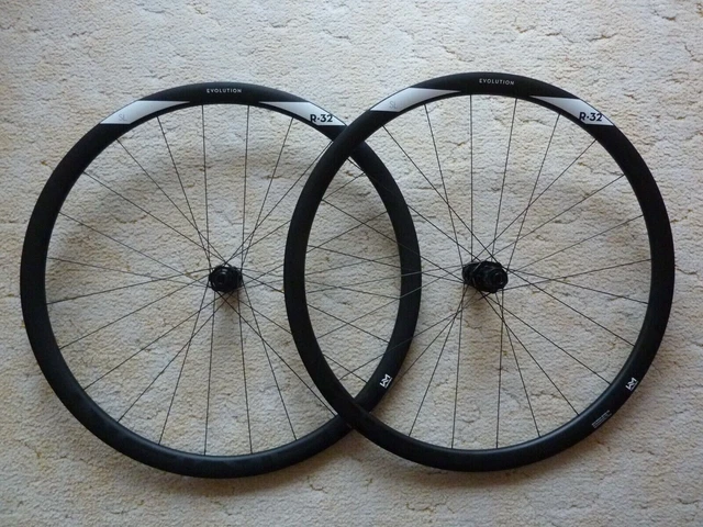 NEWMEN Evolution SL R32 DISC Laufradsatz CUBE Rennrad Cyclocross Gravel