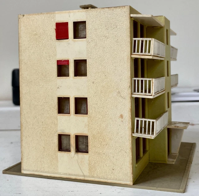 Faller HO - Immeuble / Hôtel De Ville - Maquette Montée, Plastique, Bon état