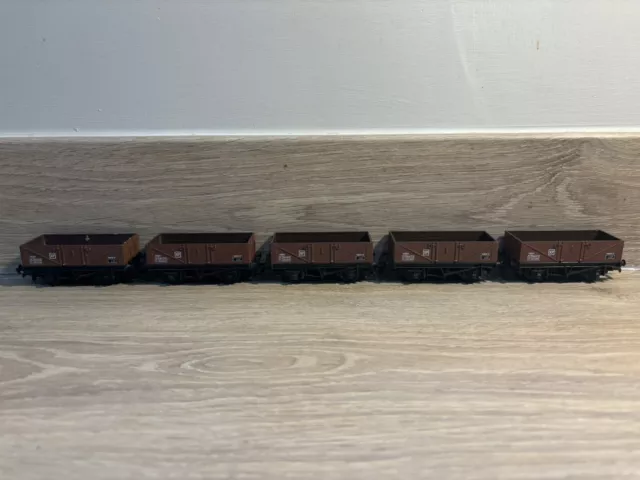 Mainline OO Gauge 37170 Job Lot Of 5 BR Bauxite 13T Mineral Wagons In M360241