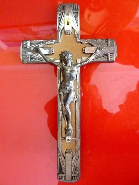 Pendentif Crucifix Croix tréflée en bois d'olivier, Christ en métal 3cm Pendentif Crucifix Croix tréflée en bois d'olivier, Christ en métal 3cm