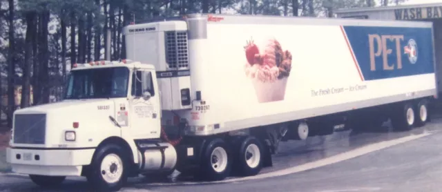 Pet Dairy Ice Cream Tractor Trailer 8 x 12 Vintage Photo Wash Bay Semi Truck