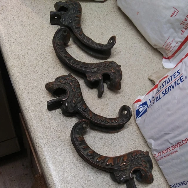 Vintage Cast Iron Shelf Brackets Lion Heads (4)
