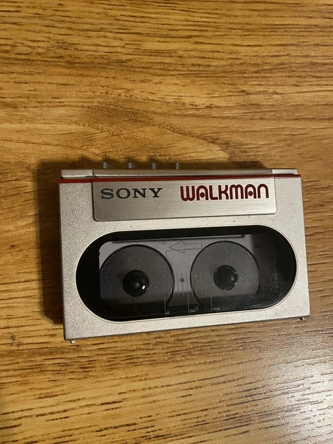 Vintage Sony Walkman WM-10 Cassette Player AS IS/Parts Repair RARE Vintage Sony Walkman WM-10 Cassette Player AS IS/Parts Repair RARE