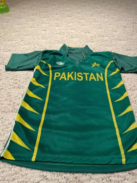 Youth Cricket green Sports T Shirt Jersey Pakistan size S, 32