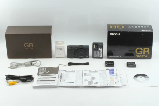 RICOH GR DIGITAL III 10.0 MP Compact Camera From JAPAN 1896 Shot 2batteries MINT