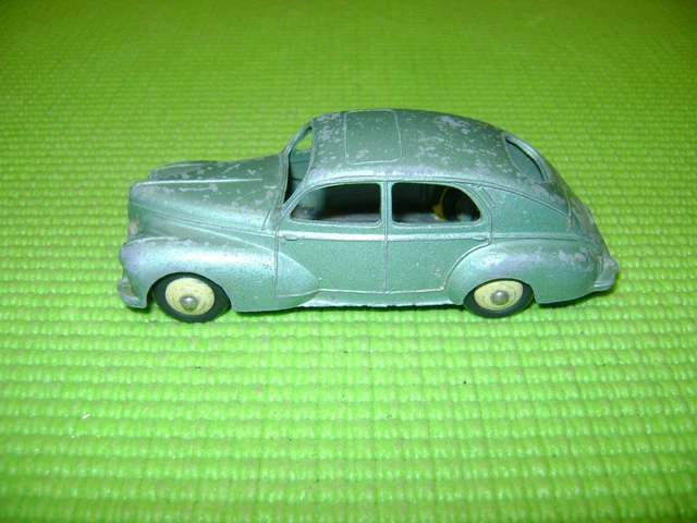 DINKY TOYS ATLAS PEUGEOT 403 FAMILIALE ROUGE 1/43 REF 24F IN BOX