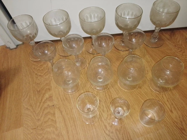 Lot de 16 verres anciens - Verre Cristal - Fin XIXe - Baccarat ? St Louis ?