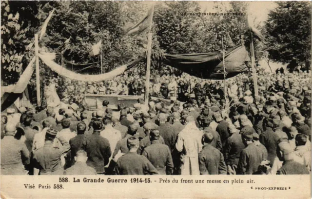 CPA MILITAIRE Prés du front une messe en plein air-La Grande Guerre (317594)