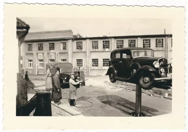 32/386 Foto Firma  Karl Meinzer 1952 Auto Oldtimer Iserlohn Hebebühne