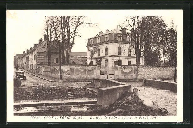 CPA Coye-la-Foret, La Rue de l´Abreuvoir et le Prèventorium