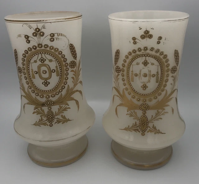 Paire De VASES En OPALINE Décor De Motifs De Guirlandes Et Liserés D’Or - XIXème