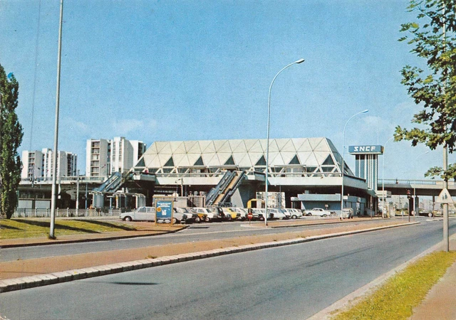CPM - ARGENTEUIL - La Gare de la ZUP