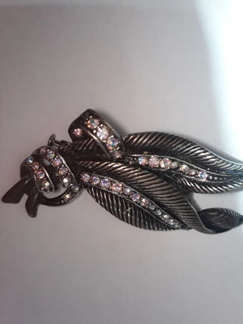 Broche Ancienne En Métal - Forme Parapluie, Dimensions 43 X 20 Mm (occasion)