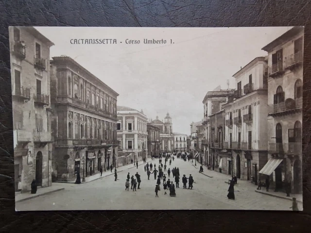 Cartolina Caltanissetta - Corso Umberto I Fp/  Nv