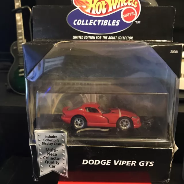 Hot Wheels Collectibles Dodge Viper GTS 1/64 Scale Diecast ( Red )