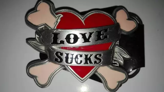 LOVE SUCKS Belt Buckle Fibbia per Cintura Psychobilly Punk