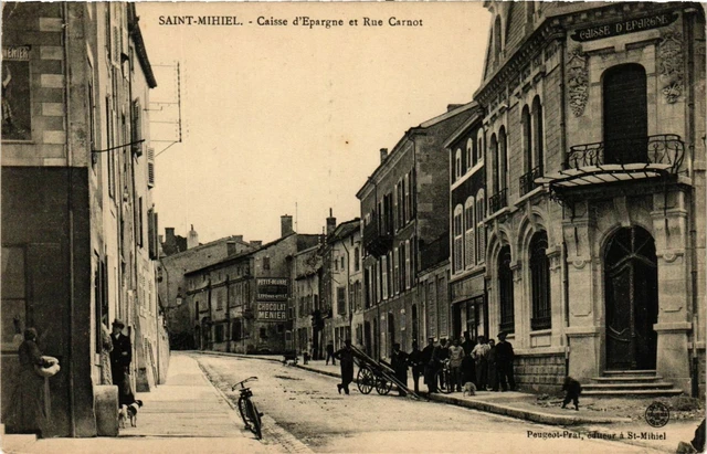 CPA ST-MIHIEL Caisse d'Epargne et rue Carnot (864875)