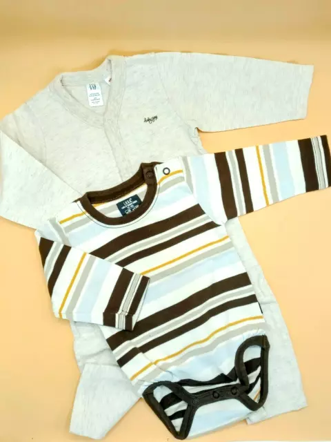 Lot Bébé Garçon 6 Mois GAP pyjama  et H&M body très bon état