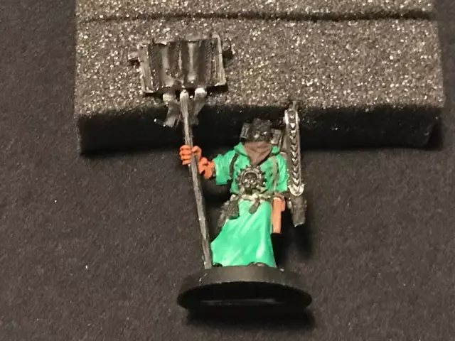 Missionary with Chainsword Metal Set - Warhammer 40K Inquisition Witch Hunters