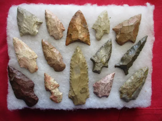 AUTHENTIC  INDIAN  Arrowheads/ ARTIFACTS. LOT 2.