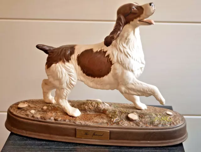 Vintage Beswick England, Spaniel 2980 auf Plinte, Hund, Skulptur, Porzellan