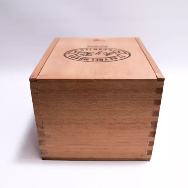 El Rey Del Mundo | Robustos Oscuro Wood Cigar Box Empty - 5.75" x 4.75" x 4" ~ 3