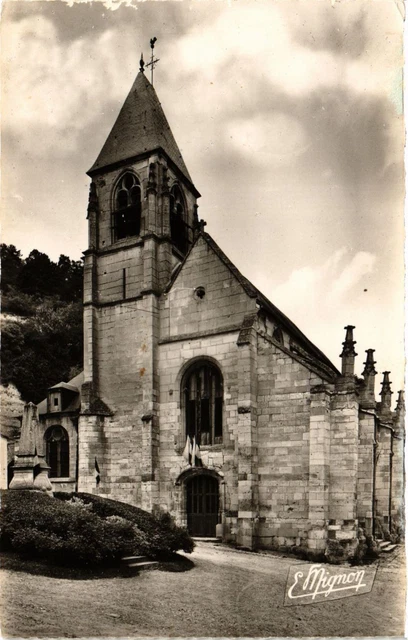 CPA AK La ROCHE-GUYON - Church and Monument to the Dead (380253)