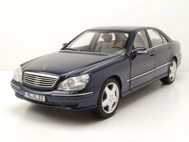 Mercedes 190 E W201 bleu clair (Norev) 1/18e