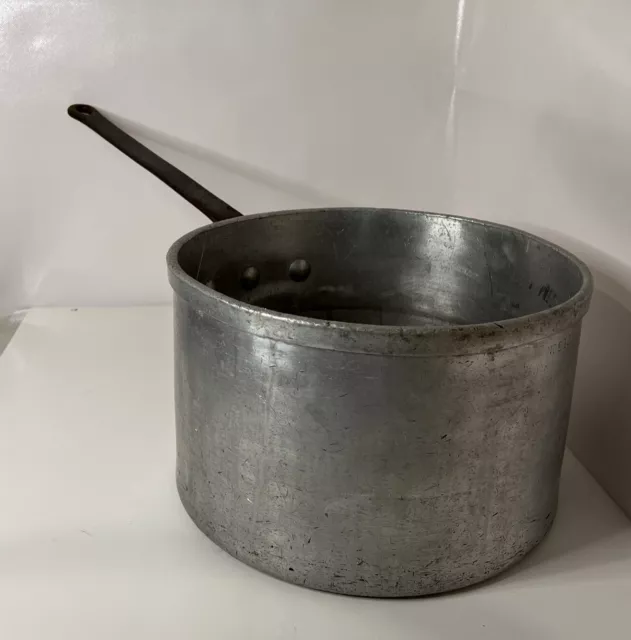 Aluminum Pot with Handle - No. 512