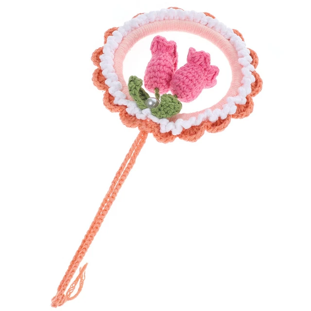 Delicado adorno colgante de coche adorable en forma de flor tejido a mano