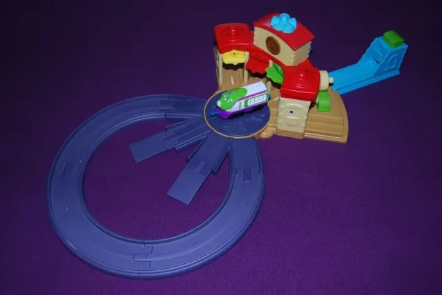 CHUGGINGTON Die Cast - Gare Rotonde d'Aiguillage (Launch & Go Roundhouse) + Koko