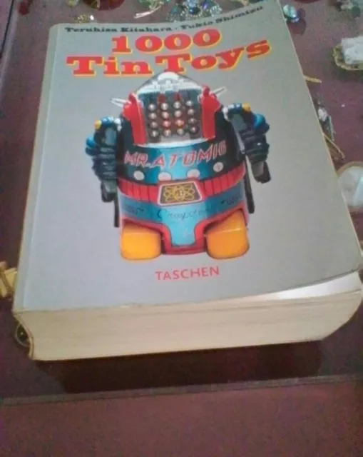 1000 tin toys tashen