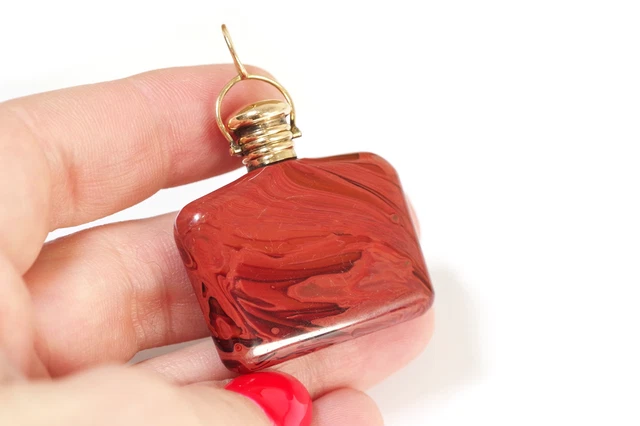 Pendentif Flacon à Parfum Métal Doré - Longueur 4,4 Cm, Vintage, Occasion Bon état