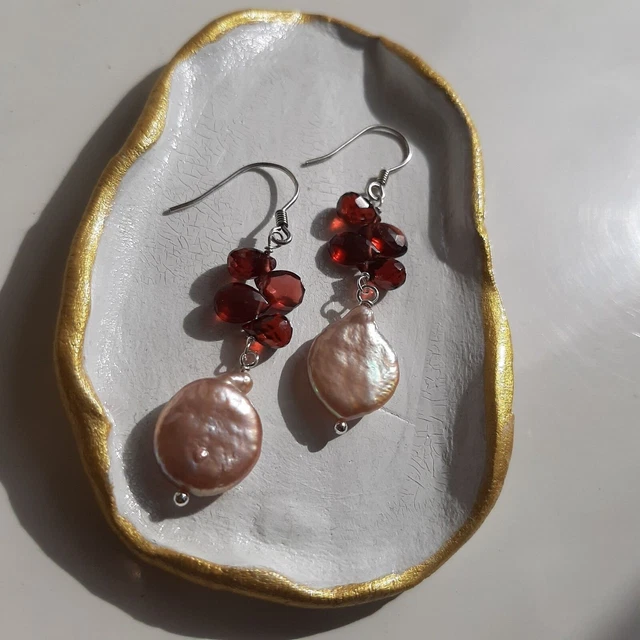 Boucles D'oreilles Dormeuses Perles Et Grenat - Plaqué Or, Rose-Mimosa, Neuf