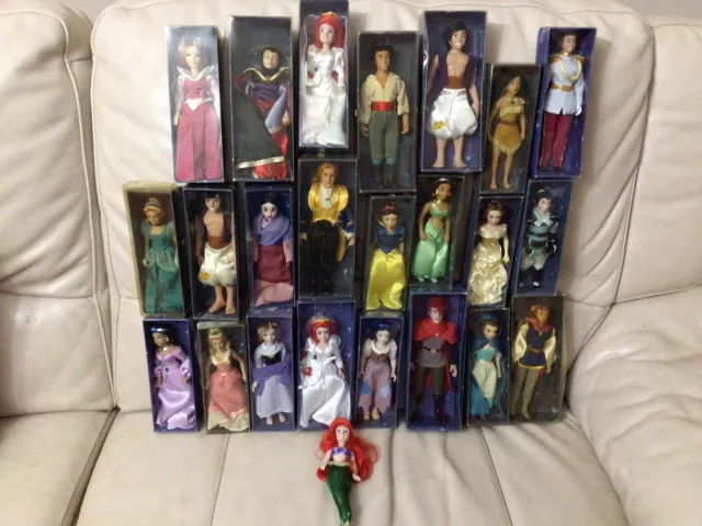 DISNEY DEAGOSTINI PORCELAIN Doll 2004 Prince Philip No 20 w