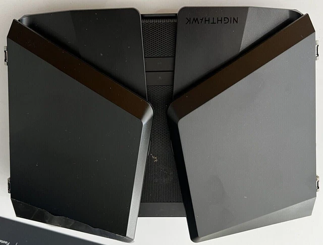 Netgear NightHawk AX12 12-Stream router WiFi 6 dual-band AX6000 3